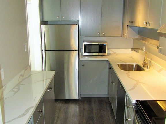 5th image of 817 N Humboldt St APT 210