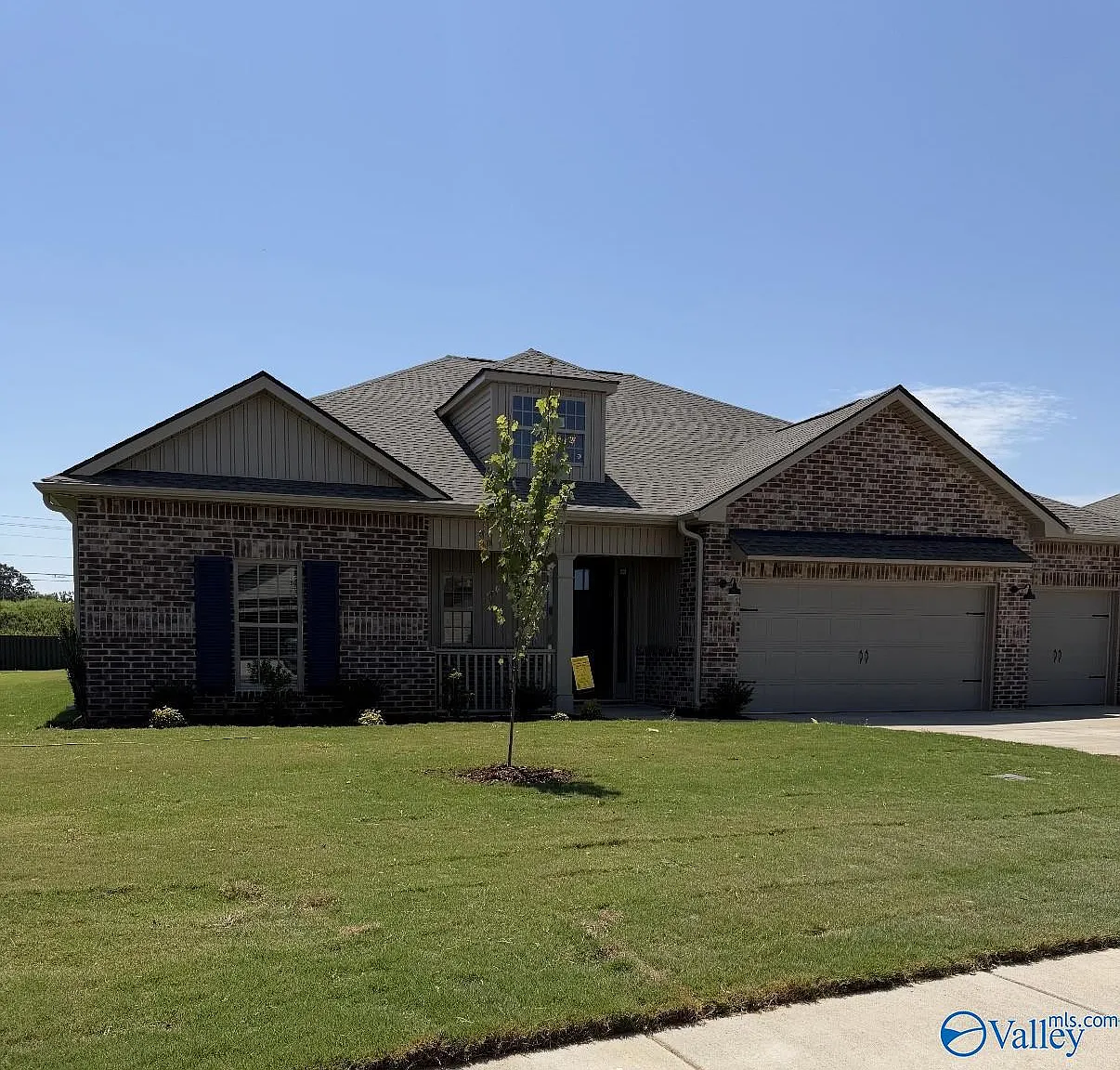 4 bed, 3.0 bath, 2506 sqft, $2,995 — Photo 1