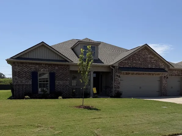 22636 Donahue Dr, Athens, AL 35613