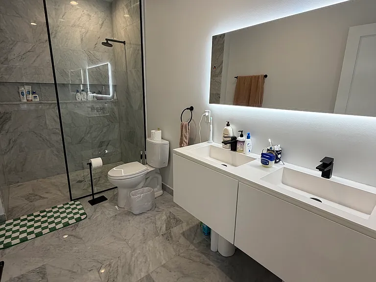 Primary En-Suite Bathroom