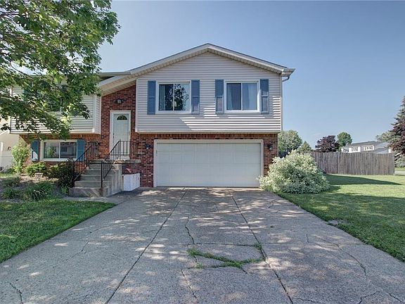 2nd image of 102 Oakbrook Dr