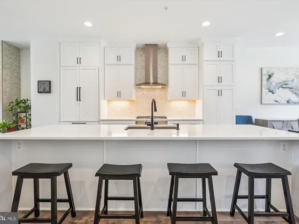 3538 Sutton Heights Cir, Fairfax, VA 22031