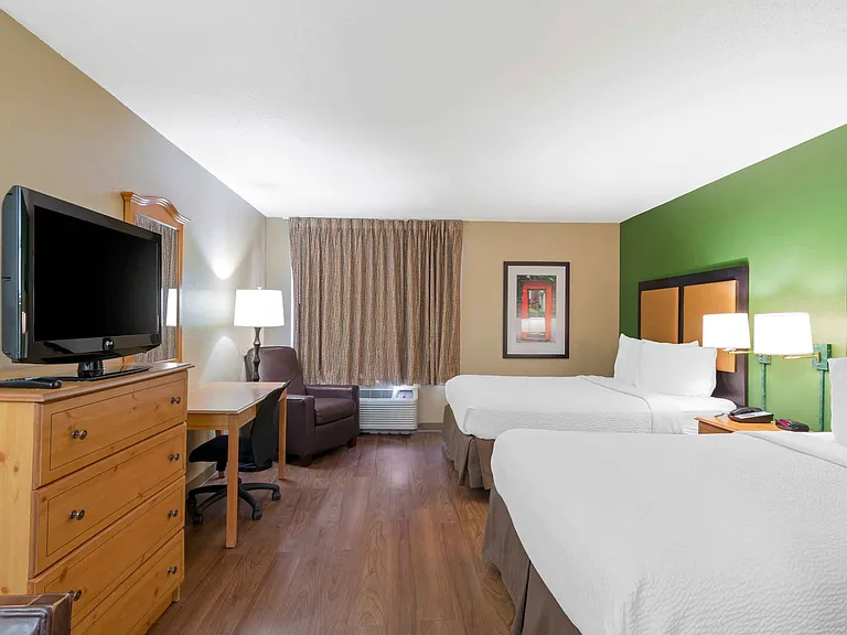 Studio Suite - 2 Queen Beds