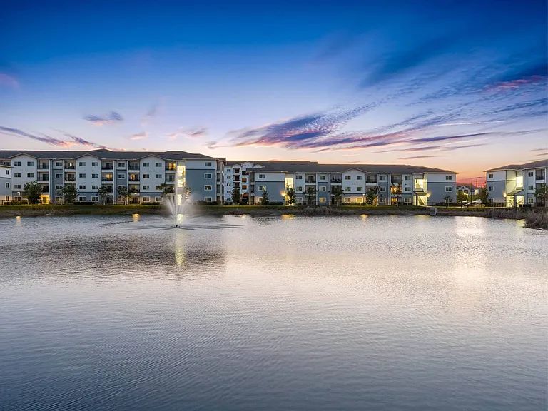 V2 Apartments — Photo 41