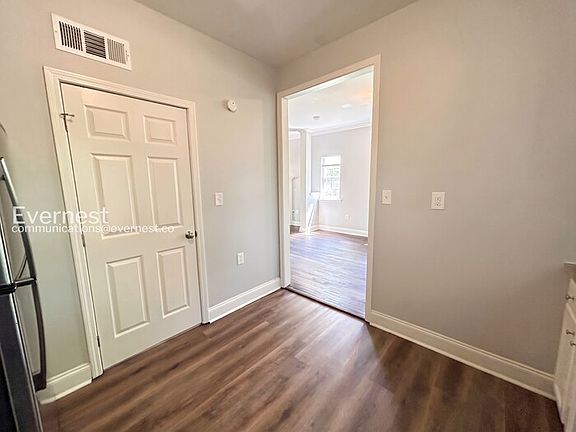 5th image of 838 Ridge Ave NW