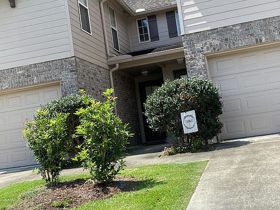 2nd image of 18113 Pinehurst Dr
