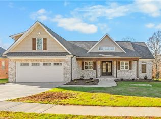 130 S Madera Dr, Mocksville, NC 27028