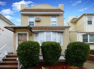 64-15 71st St, Flushing, NY 11379