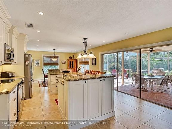 Upgraded Kitchen, welcomes company from all sides!