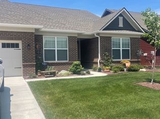 5262 Parkhurst Xing, McCordsville, IN 46055