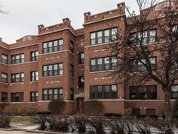 2nd image of 4027 N Southport Ave #1