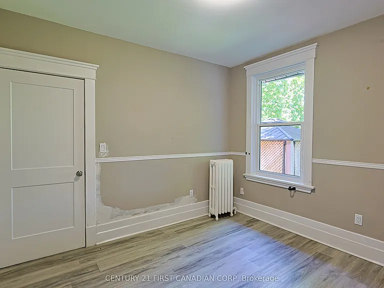 444 Dorinda St #MAIN FLOOR — Photo 13