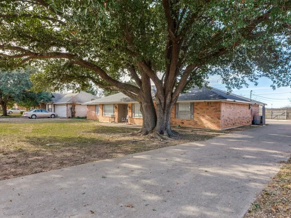 413 N Trail St, Crowley, TX 76036