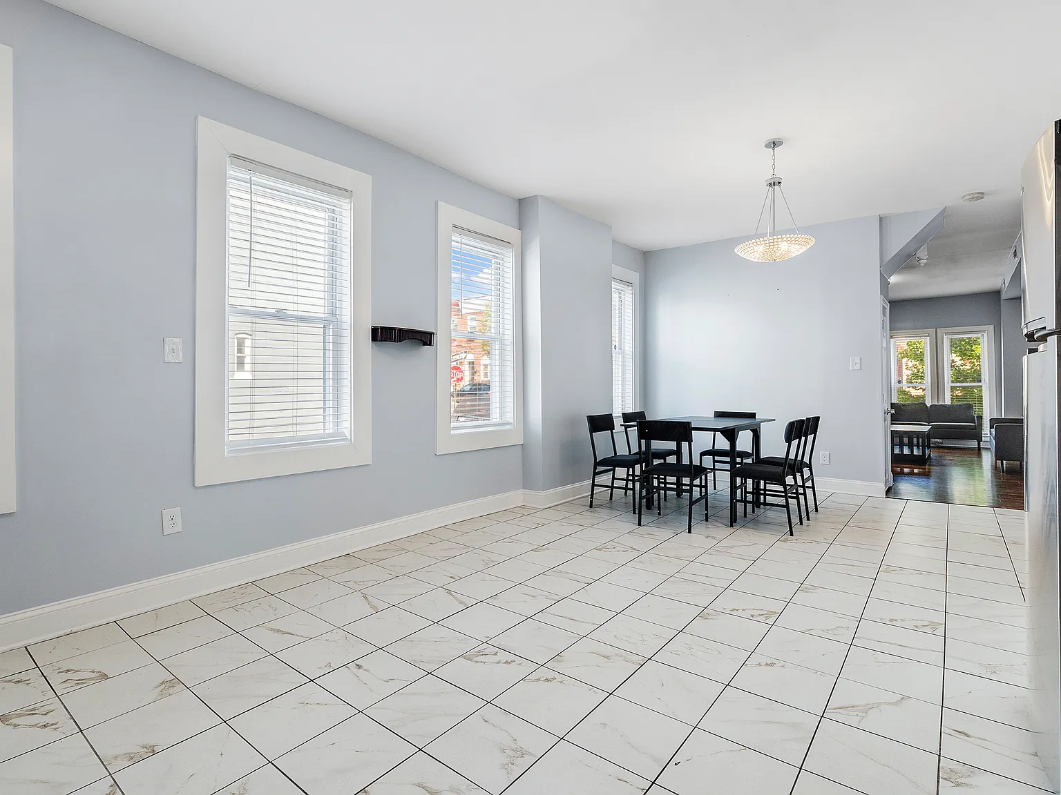 4 bed, $4,000 — Photo 4