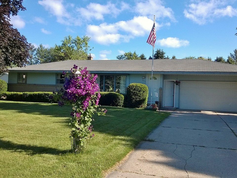 1st image of 811 E Plainfield Ct