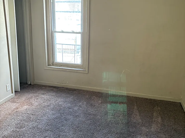 1214 W Hickory St — Photo 8