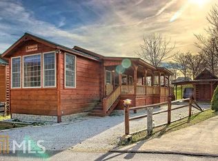 70 Falls View Dr, Dillard, GA 30537