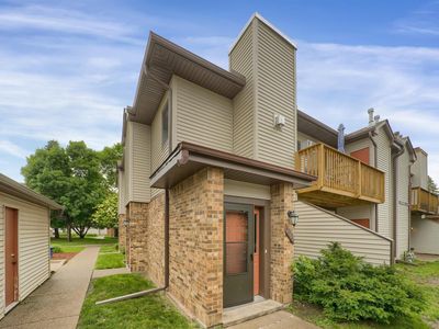 2063 Parkside Dr #G-8, Saint Paul, MN, 55119