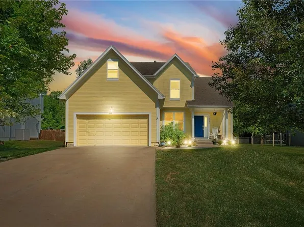 18321 Spruce St, Gardner, KS 66030