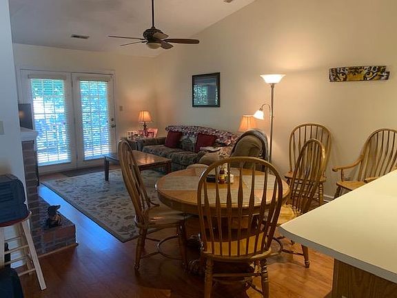 3rd image of 1527 Windridge Pl