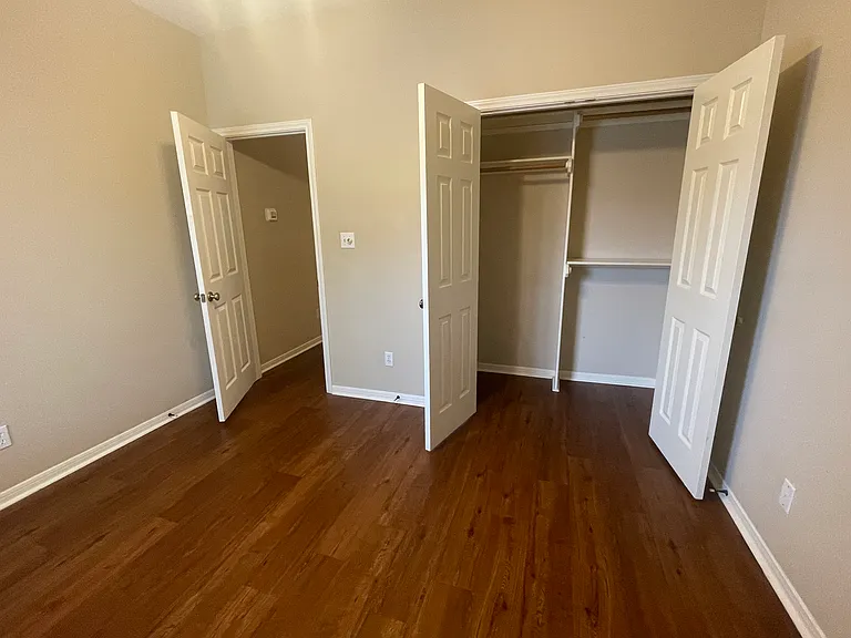 108 Versailles St — Photo 11