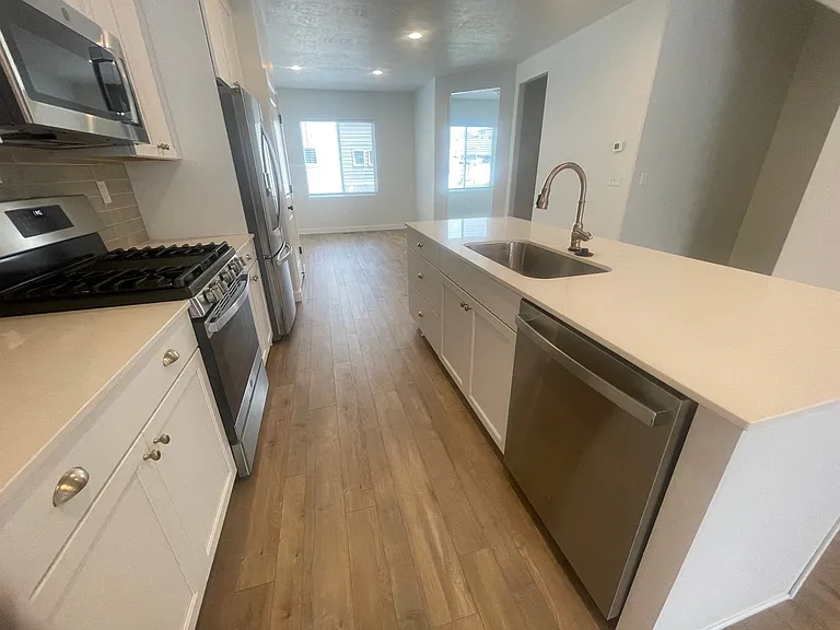 15071 S Reins Way — Photo 3