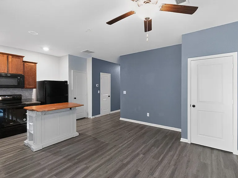 1110 Highwood Ln — Photo 6