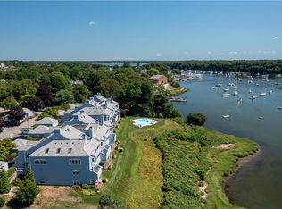 152 Crompton Ave APT 2, East Greenwich, RI 02818