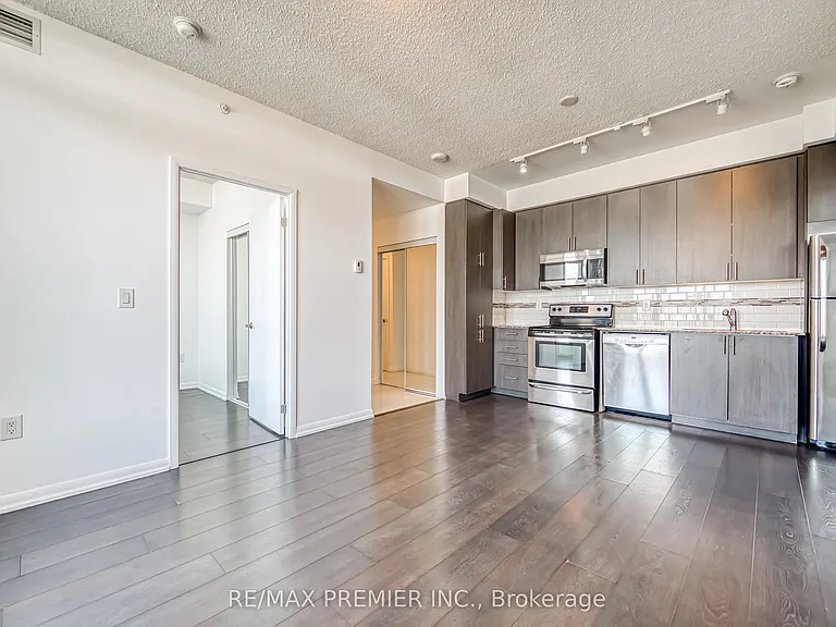 800 Lawrence Ave W #2013 — Photo 14