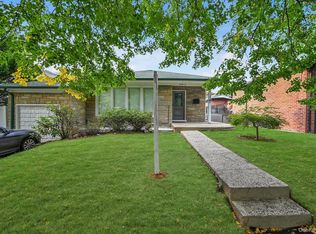 20911 85th Ave, Queens Village, NY 11427