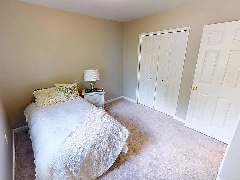 10384 Chamberlin Ct E — Photo 13