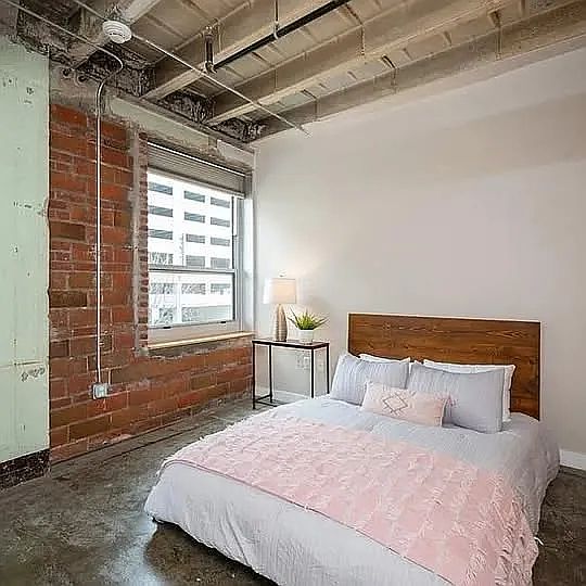 1st image of 112 11th St APT 207