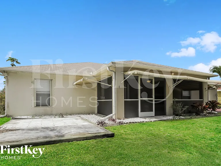 927 NW 10th Ave — Photo 15