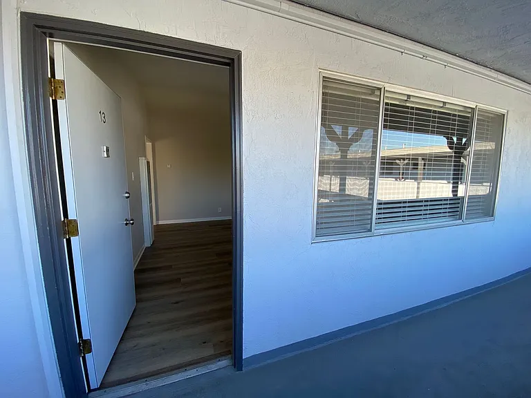 2251 Buena Vista Ave — Photo 10