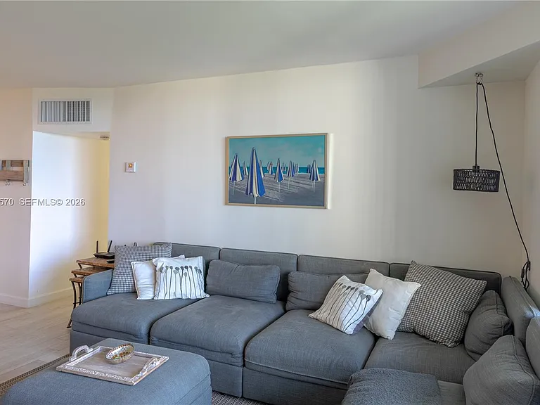 10275 Collins Ave #634 — Photo 7