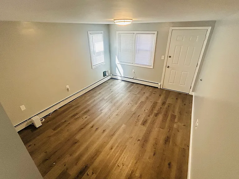 780 Plainfield St — Photo 5