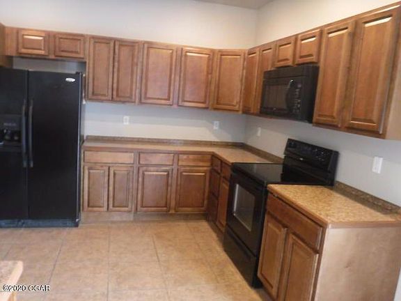 2nd image of 5054 Raintree Cir #B