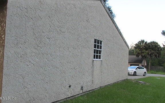 3rd image of 16 Olive Dr