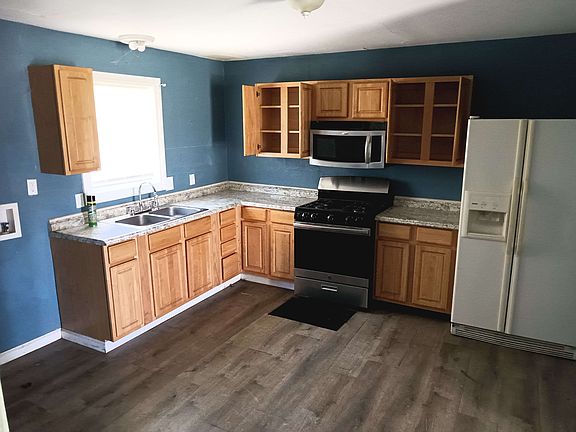 3rd image of 807 W Brazos St