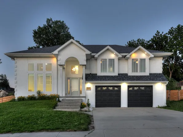 1019 Silver Ln, Crescent, IA 51526