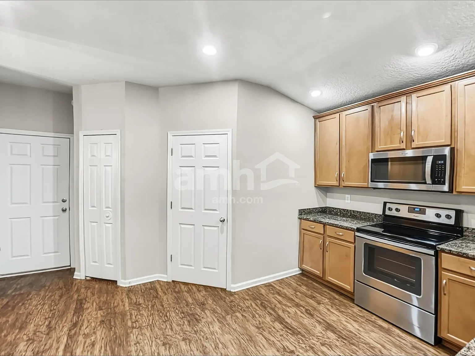 5 bed, 4.0 bath, 2992 sqft, $3,055 — Photo 4