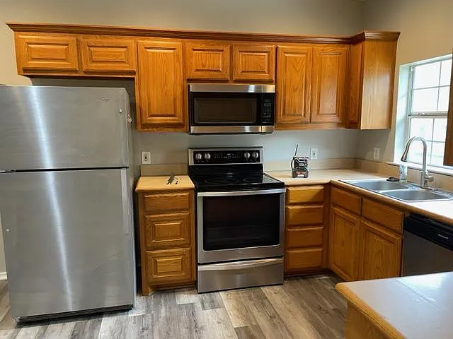 1001 W Morgan St — Photo 6