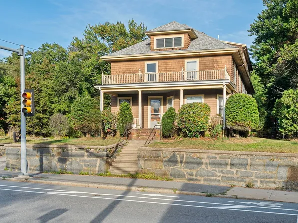 305 S Franklin St, Holbrook, MA 02343