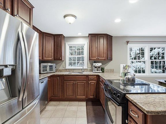 4th image of 105 Rideout Road