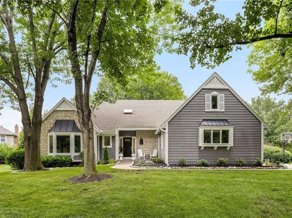 4500 W 128th St, Leawood, KS 66209