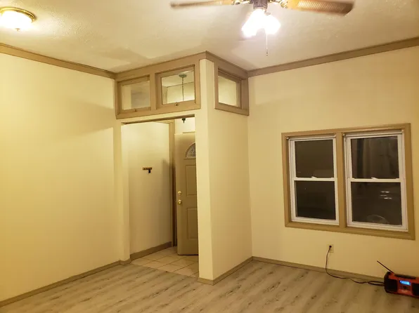 422 W Hickory St #422, Carbondale, IL 62901