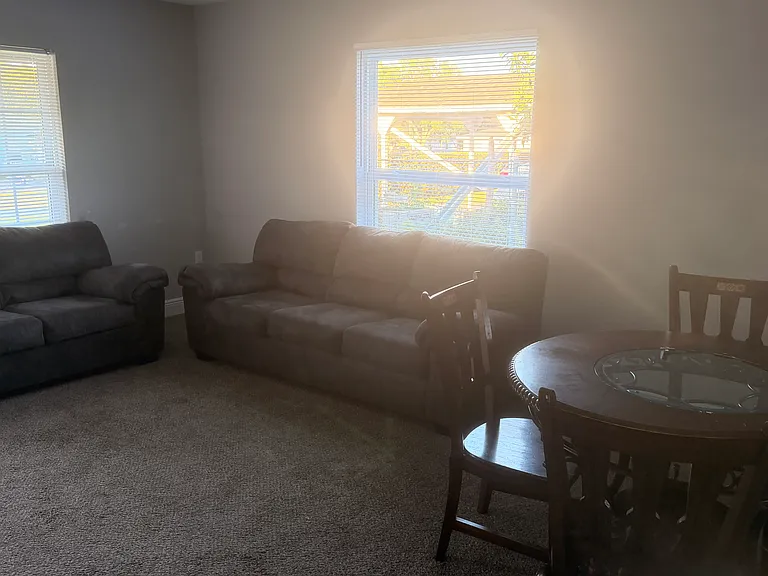 2117 Winger Ave — Photo 6