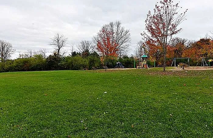 569 Neighbourhood Way — Photo 8