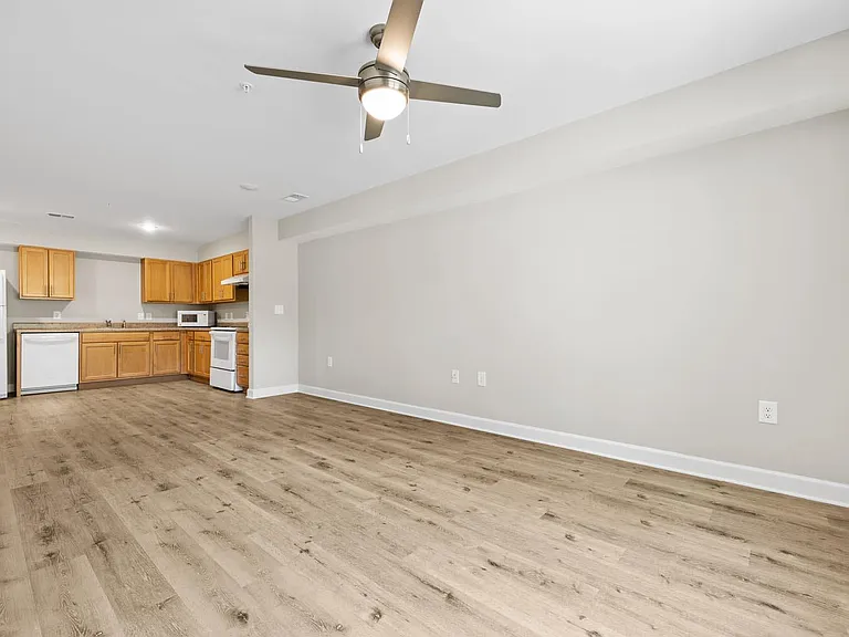 Bluebird Commons — Photo 20