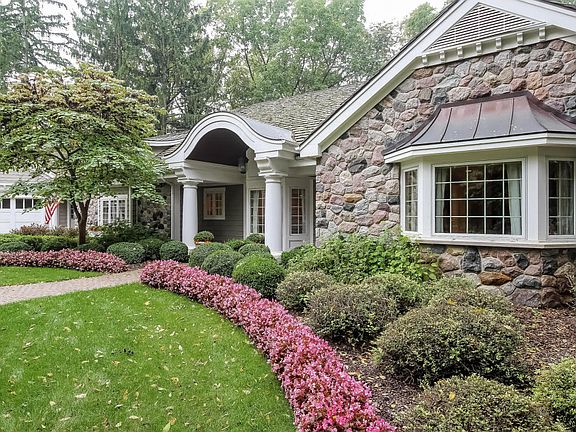 4th image of 1460 Briarcliff Dr SE
